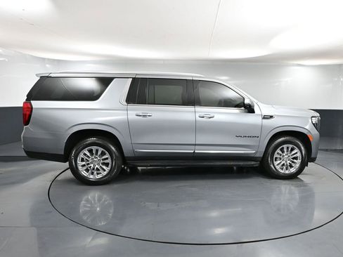 Used 2024 GMC Yukon XL SLT image 4