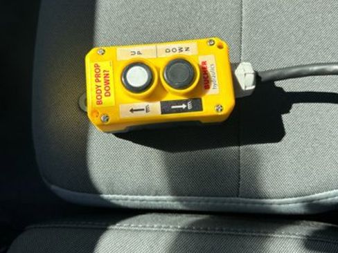 New 2025 Ford F550 4x4 Regular Cab Super Duty image 11