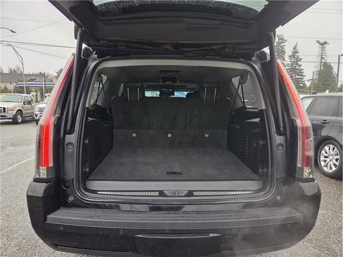 Used 2015 Cadillac Escalade ESV Premium image 28