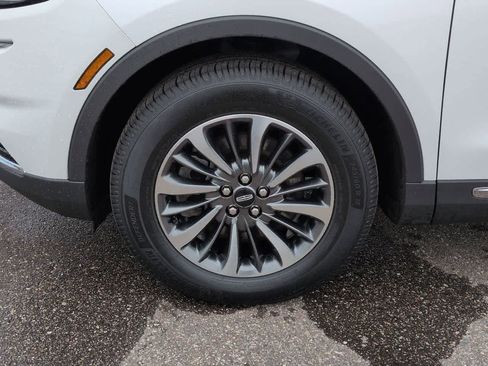 Used 2023 Lincoln Nautilus Reserve AWD/4WD image 13