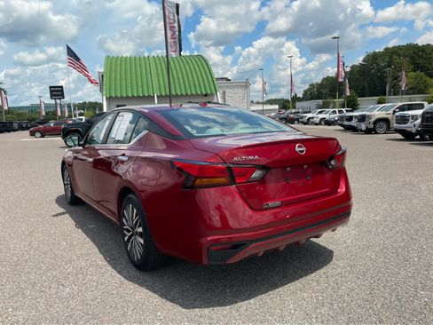 Used 2025 Nissan Altima 2.5 SV FWD image 7