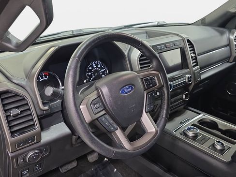 Used 2019 Ford Expedition XLT w/ Equipment Group 202A AWD/4WD image 16