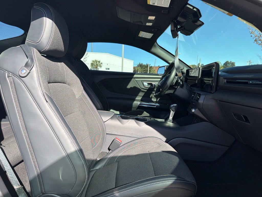 Used 2025 Ford Mustang GT RWD image 13