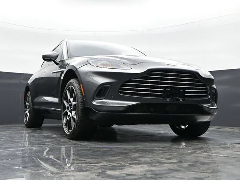 Used 2021 Aston Martin DBX AWD/4WD image 41