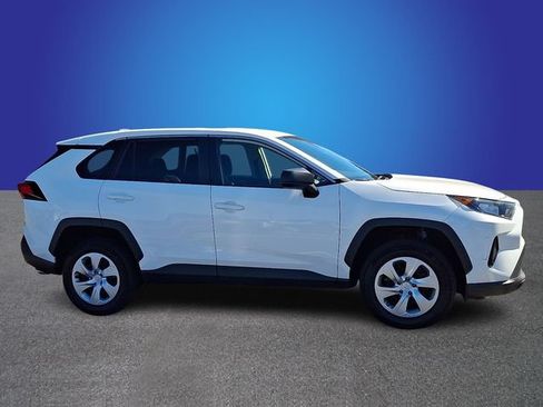 Used 2022 Toyota RAV4 LE AWD/4WD image 4