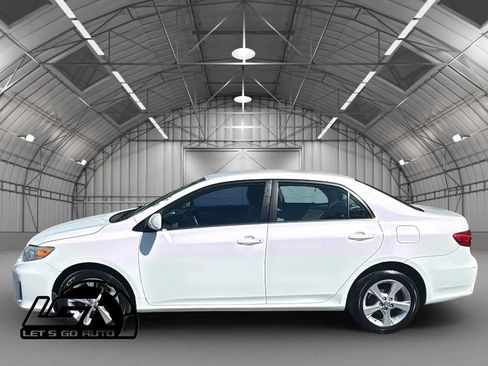 Used 2013 Toyota Corolla FWD image 4