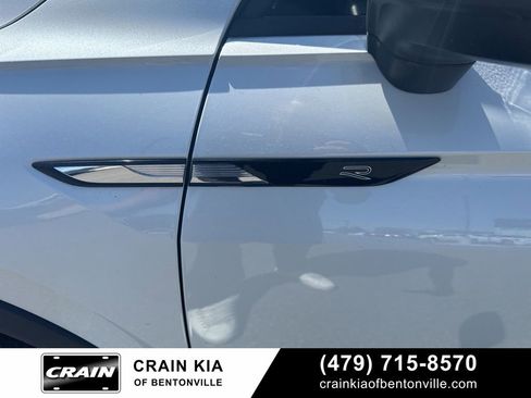 Used 2022 Volkswagen Tiguan SE R-Line image 13