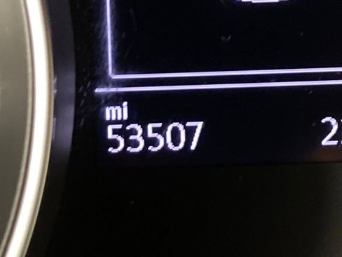 Used 2018 Volkswagen Golf S image 5