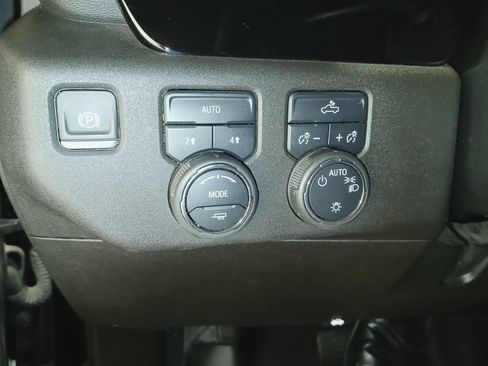Used 2023 Chevrolet Silverado 1500 LT AWD/4WD image 17