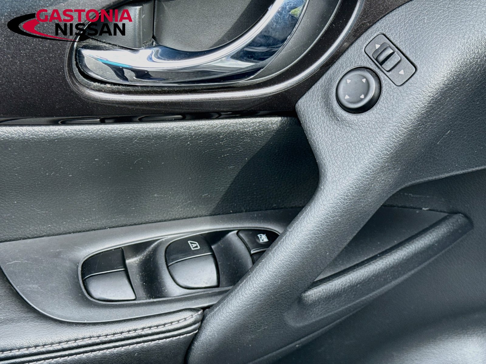Used 2019 Nissan Rogue S w/ Special Edition Package FWD image 21