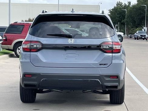 New 2026 Honda Pilot Sport image 5