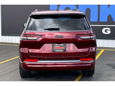 New 2026 Jeep Grand Cherokee L Limited AWD/4WD image 4