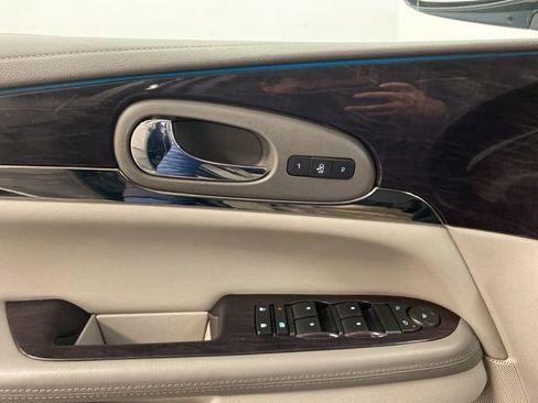 Used 2015 Buick Enclave Leather image 19