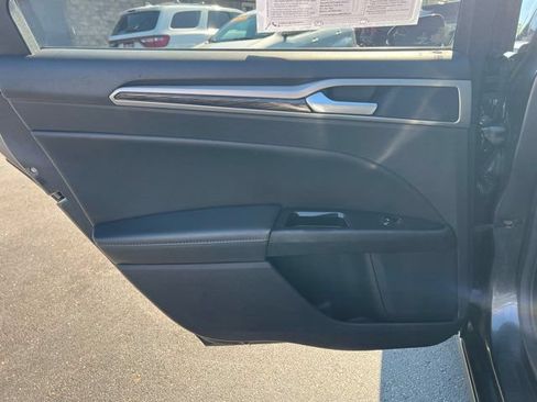 Used 2015 Ford Fusion SE w/ Equipment Group 202A FWD image 15
