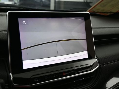 Used 2023 Jeep Compass Altitude image 22