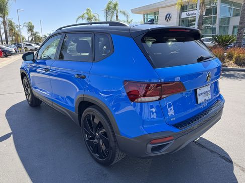 Used 2024 Volkswagen Taos SE image 8