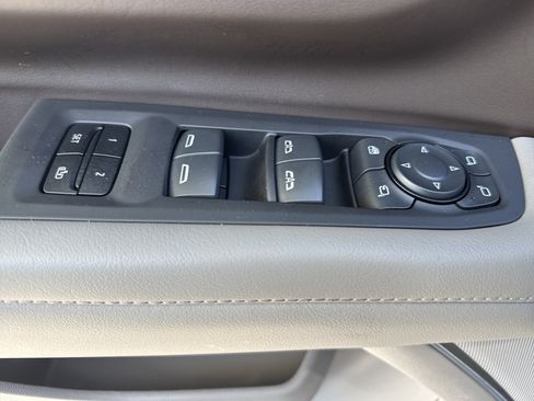 Used 2024 Chevrolet Tahoe Z71 w/ Luxury Package AWD/4WD image 15