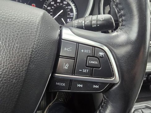 Used 2021 Toyota Highlander XLE AWD/4WD image 21