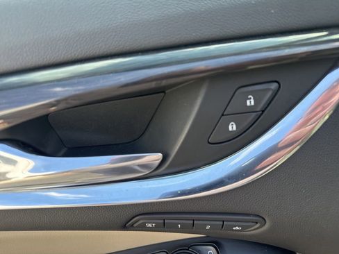 Used 2018 Buick Enclave Premium AWD/4WD image 9