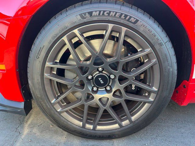 Used 2014 Ford Mustang Shelby GT500 w/ Equipment Group 821A RWD image 5