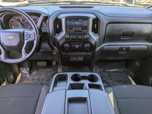 Used 2022 Chevrolet Silverado 1500 LT image 16