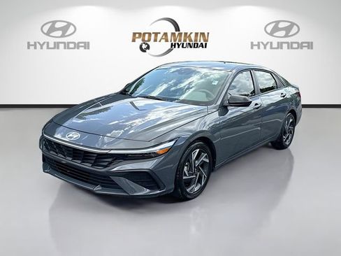 Certified 2025 Hyundai Elantra Sport image 1