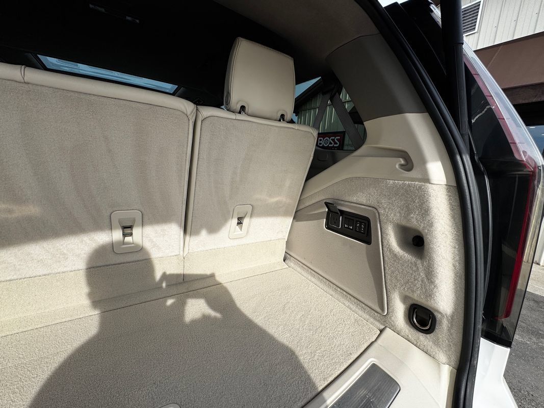 Used 2024 Cadillac Escalade Sport Platinum w/ LPO, ONYX Package AWD/4WD image 50