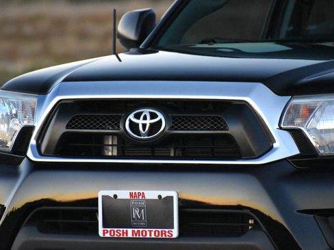 Used 2015 Toyota Tacoma 4x4 Double Cab w/ TRD Off-Road Package image 9