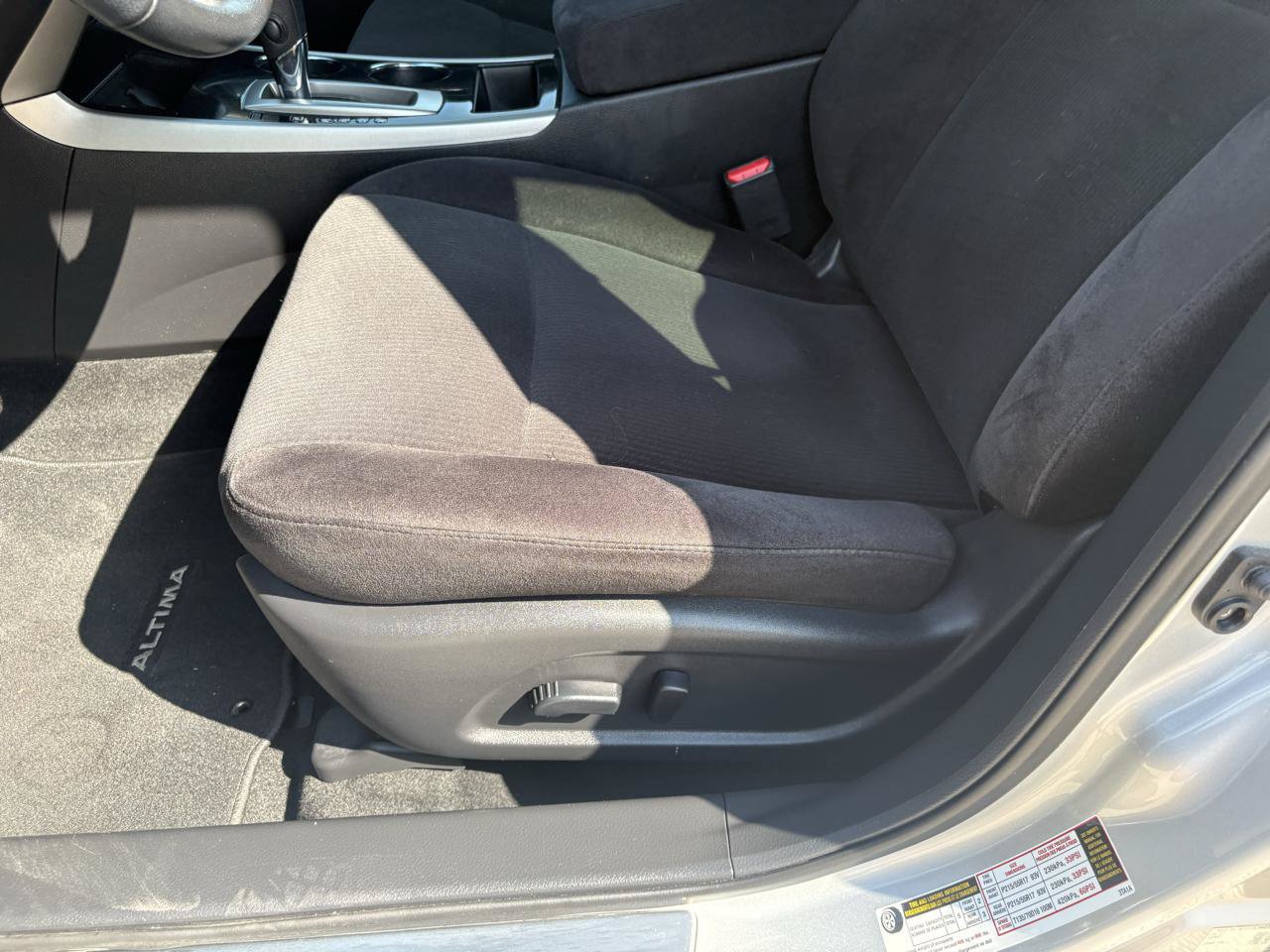 Used 2013 Nissan Altima 2.5 SV FWD image 45