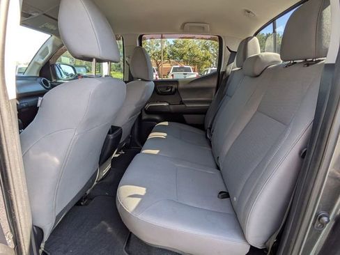 Used 2018 Toyota Tacoma SR w/ SR Convenience Package image 15