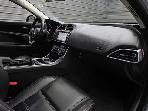 Used 2017 Jaguar XE Prestige RWD image 14