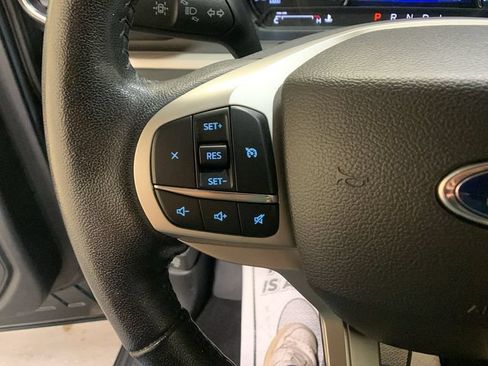 Used 2024 Ford Explorer XLT w/ Equipment Group 202A AWD/4WD image 32