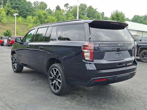 Used 2023 Chevrolet Suburban RST w/ Luxury Package AWD/4WD image 4