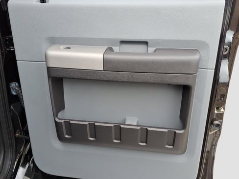 Used 2016 Ford F250 XLT w/ XLT Value Package image 12