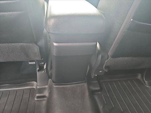 Used 2016 Mitsubishi Outlander GT image 17