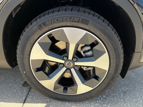 New 2025 Volvo XC40 B5 Core w/ Protection Package Premier image 9