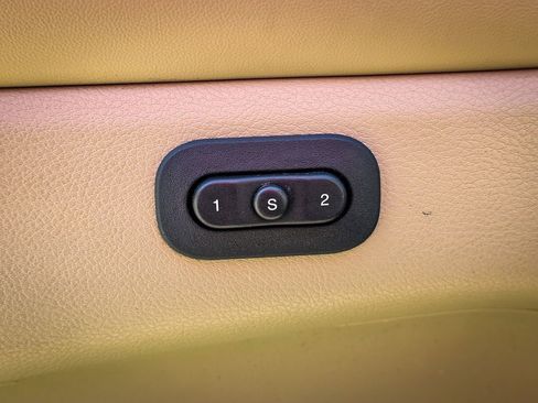 Used 2017 Jeep Grand Cherokee Limited image 12