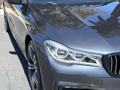 Used 2018 BMW 750i RWD image 61