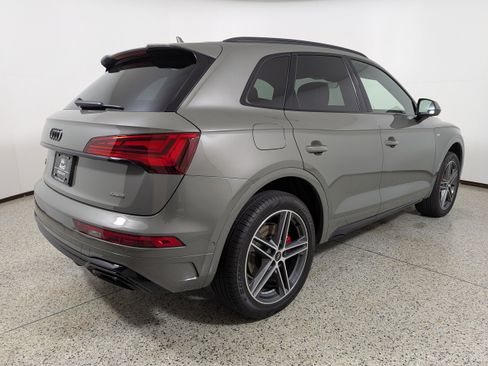 Certified 2024 Audi Q5 e Prestige image 7