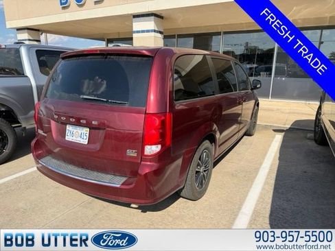 Used 2019 Dodge Grand Caravan GT FWD image 4