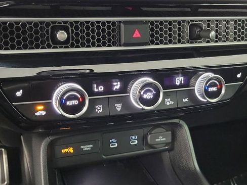 Used 2025 Honda Civic Sport image 31