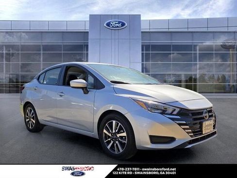 Used 2025 Nissan Versa SV FWD image 1