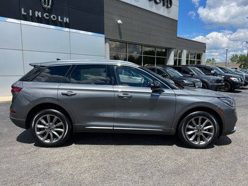Certified 2022 Lincoln Corsair AWD w/ Premium Package image 9