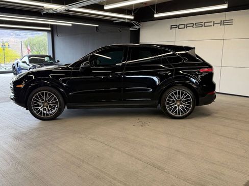 Certified 2020 Porsche Cayenne image 2