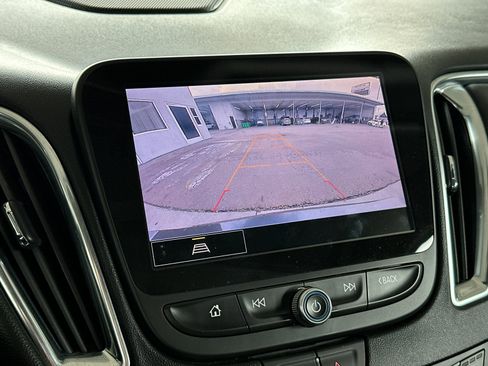 Used 2024 Chevrolet Malibu LT image 18