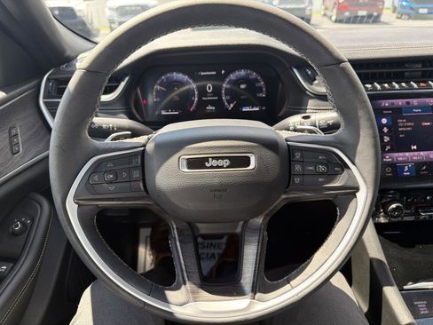 Used 2024 Jeep Grand Cherokee Limited w/ Luxury Tech Group II AWD/4WD image 19