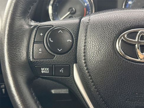 Used 2017 Toyota Corolla SE FWD image 16