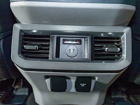 Used 2024 Ford F250 Limited image 28