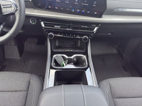 New 2026 Chevrolet Traverse LT w/ Midnight/Sport Edition image 16