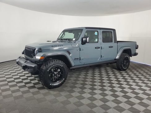 New 2025 Jeep Gladiator Willys image 8
